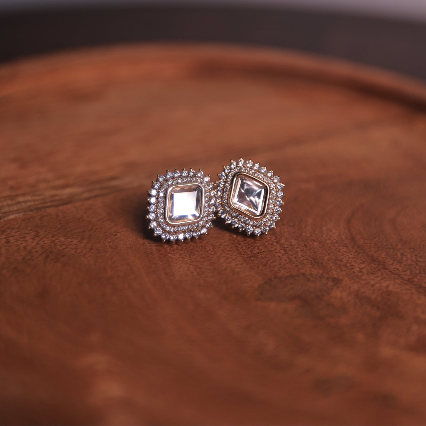 Aishani Kundan Studs