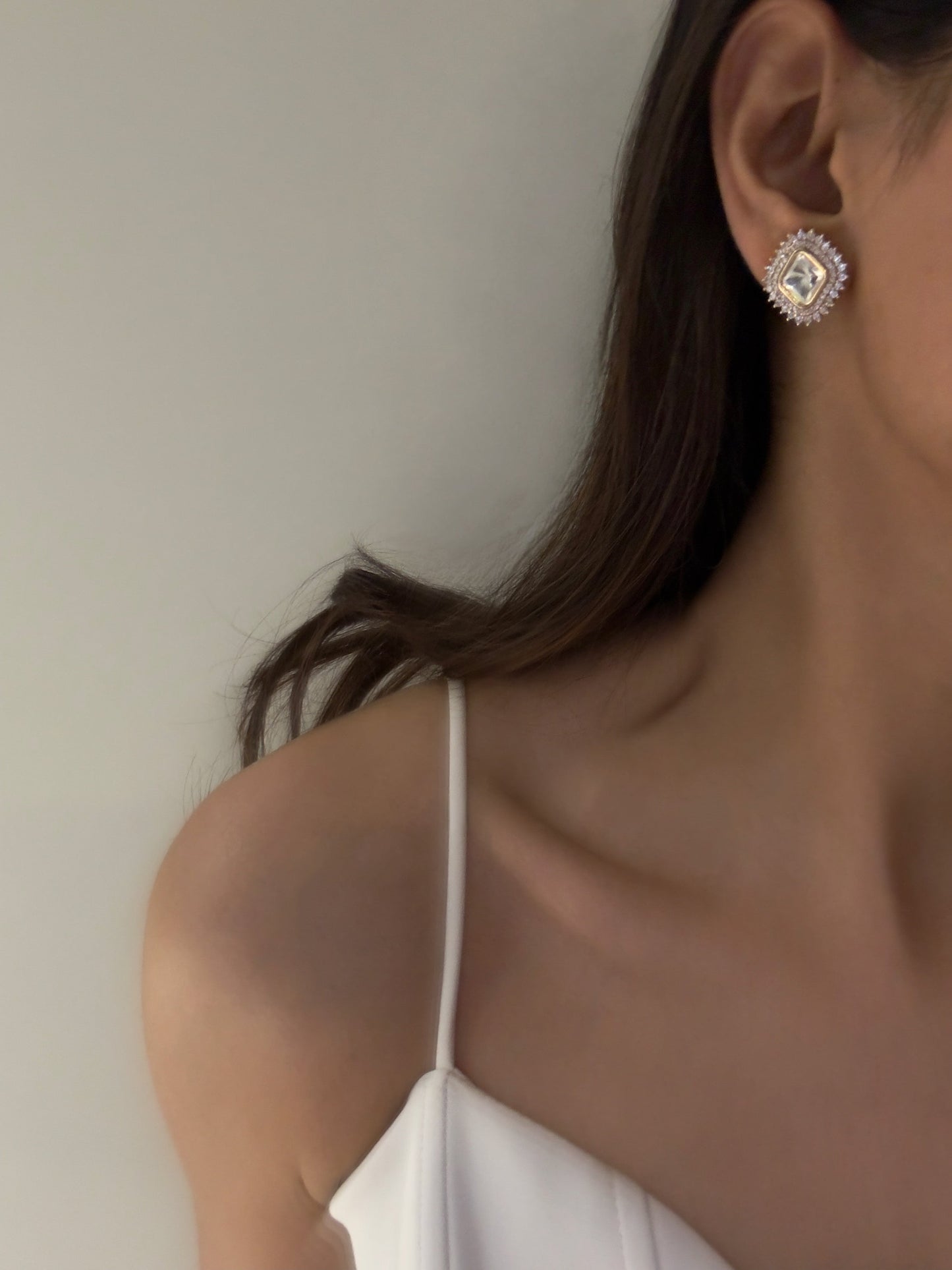 Aishani Kundan Studs