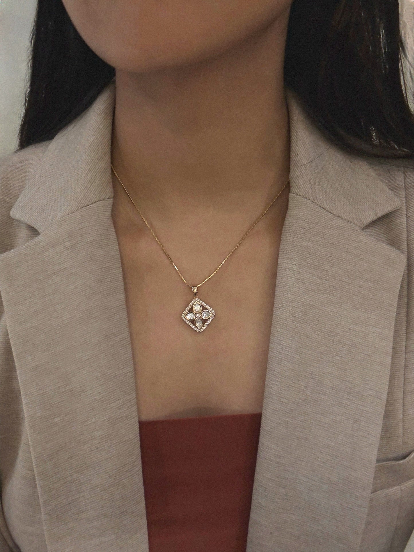 Avani Pendant Set