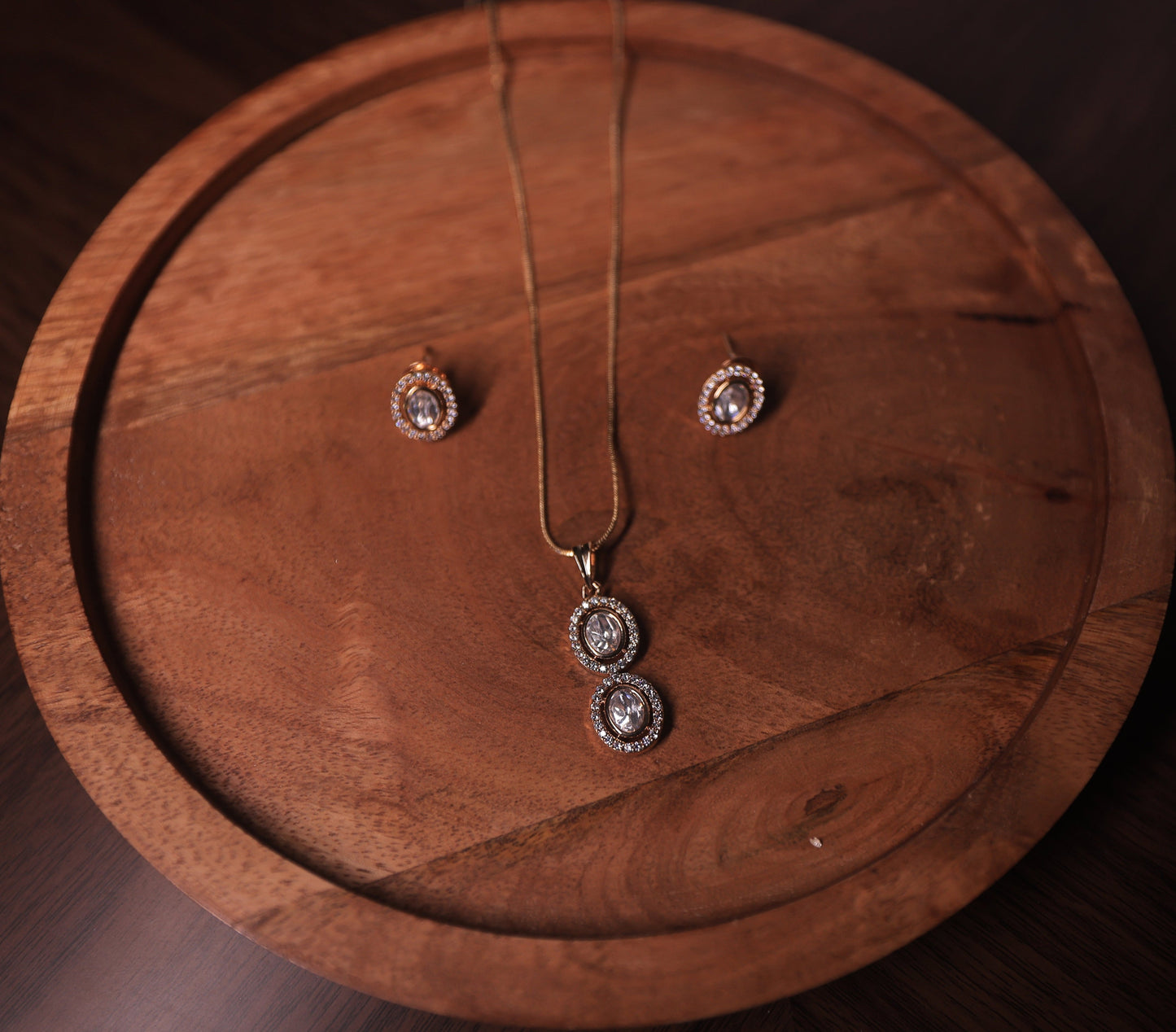Kaavya Kundan Pendant Set