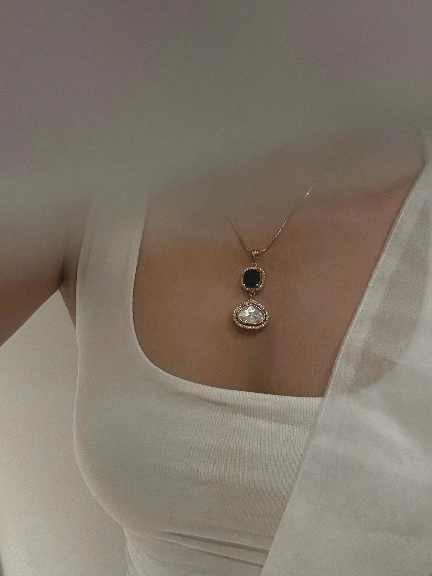 Mehek Polki Emerald Pendant Set