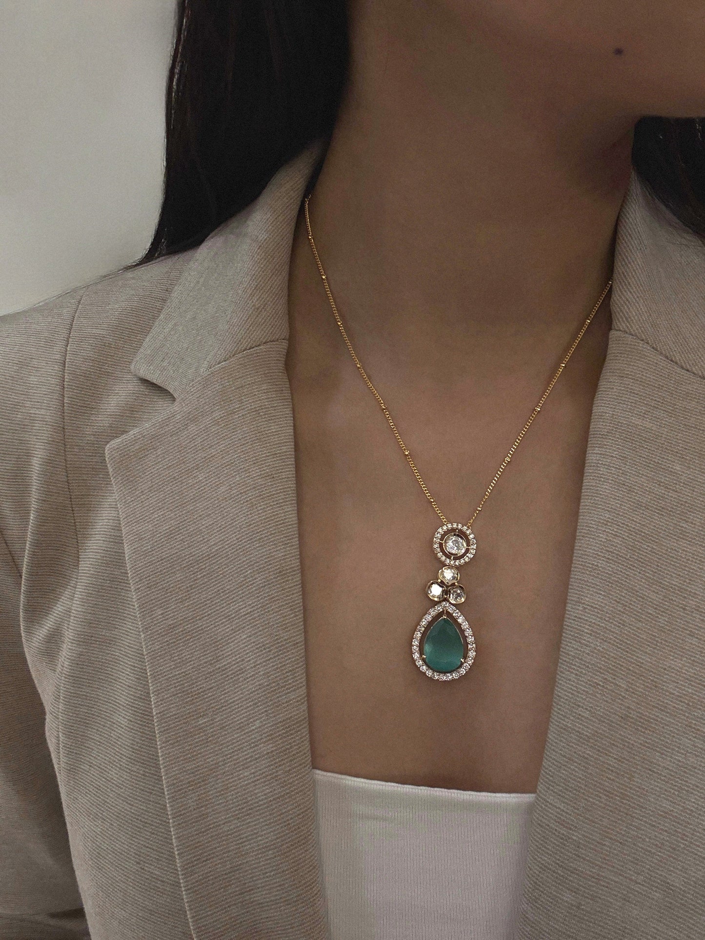 Nadira Polki Sage Pendant Set