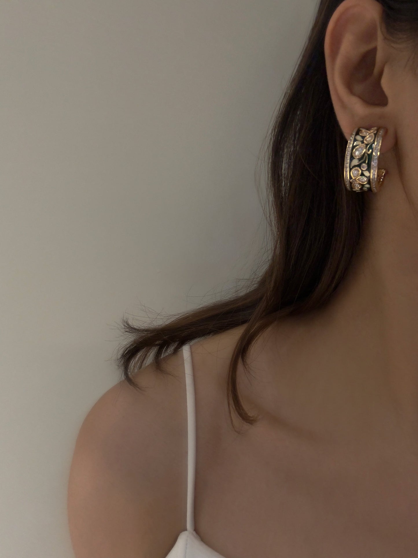 Saanjh Emerald Kundan Earrings