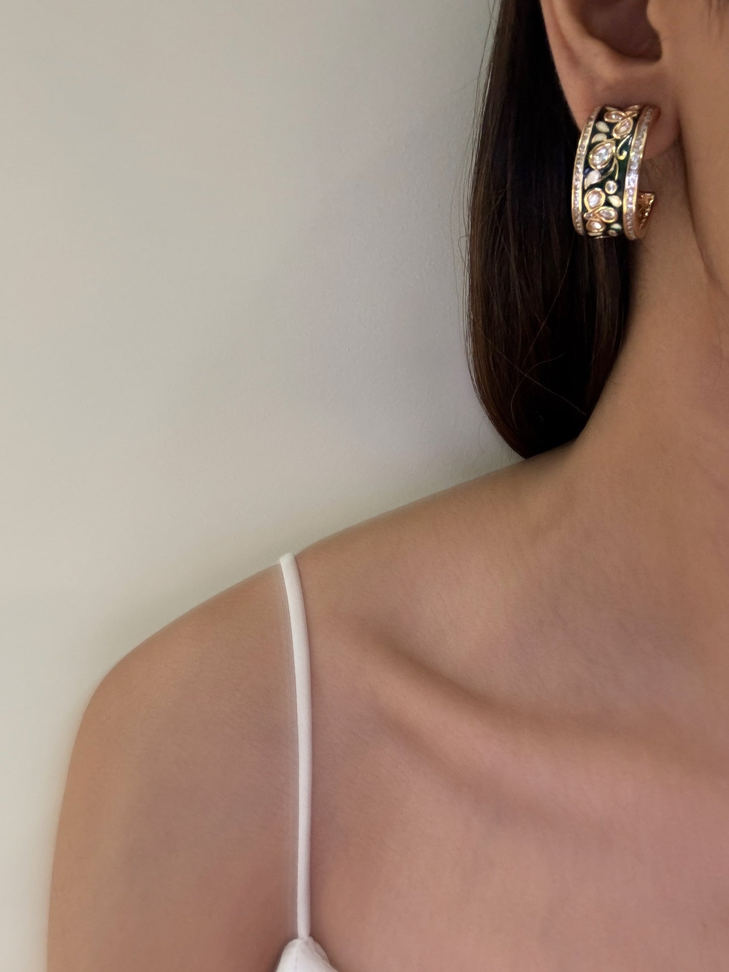 Saanjh Emerald Kundan Earrings