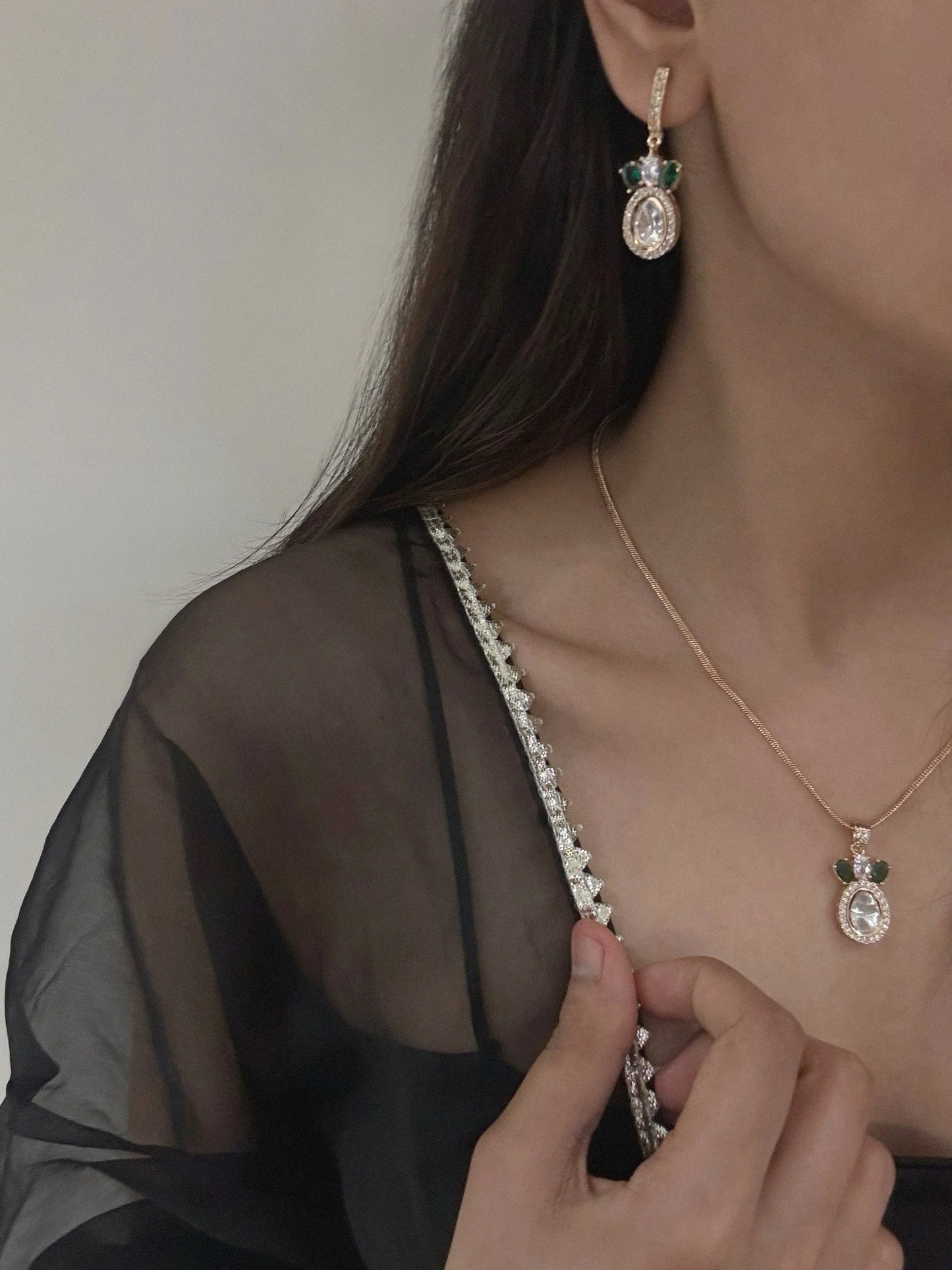 Asmi Polki Emerald Pendant set